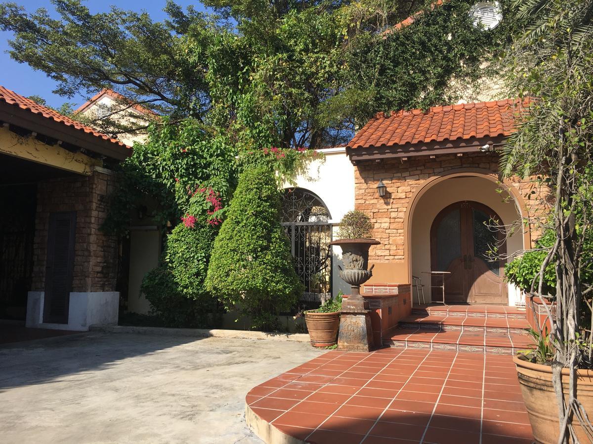 Prompimarn Villa Toscana Bangkok Exterior photo